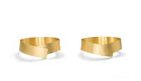 Valter. 16 mm breit. 750er Gold Flexibler Reif ohne Verschluss. Die Enden kreuzen sich lose auf dem Handrücken